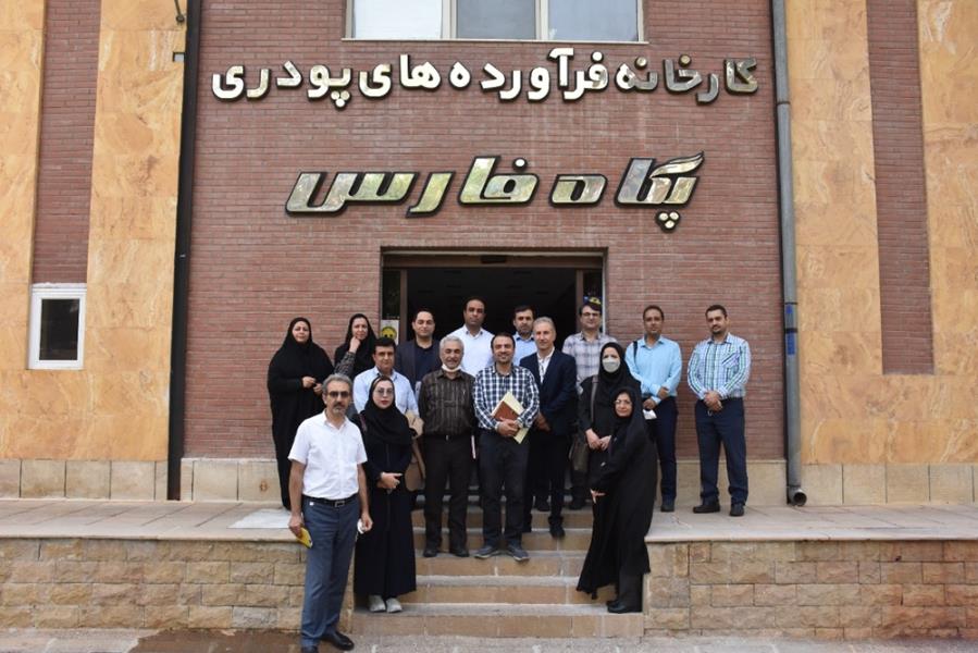 بازدید دانشگاه های همکار طرح پل از کارخانه پگاه فارس